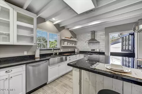 3132 E Highland Ave, Phoenix, AZ 85016 photo 5