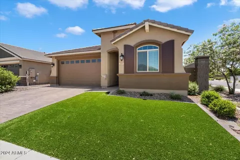 2889 W Rainbow Dr, Queen Creek, AZ 85142