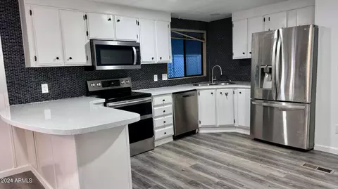 1606 E Michelle Dr #138, Phoenix, AZ 85022
