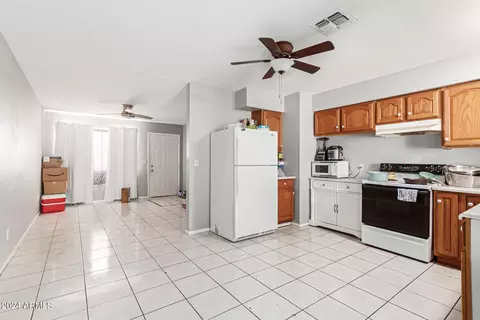 5802 W Avalon Dr, Phoenix, AZ 85031 photo 7