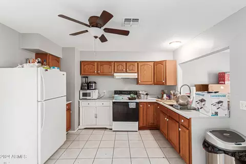 5802 W Avalon Dr, Phoenix, AZ 85031 photo 9