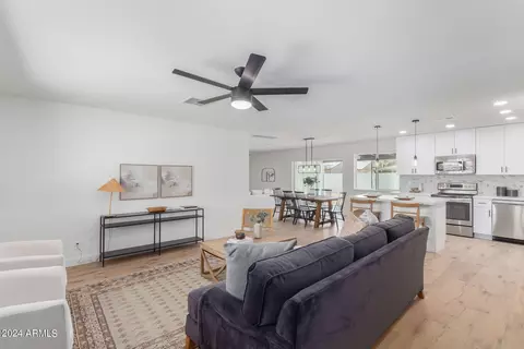 121 N Flint Cir, Mesa, AZ 85201 photo 2