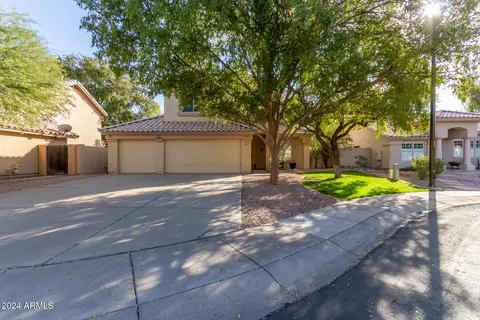 345 E Palomino Ct, Gilbert, AZ 85296 photo 2