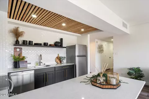 4750 N Central Ave #J1, Phoenix, AZ 85012