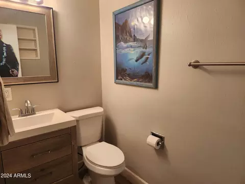 3327 W Camelback Rd, Phoenix, AZ 85017 photo 9
