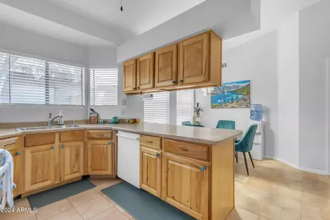 828 E Lexington Ave, Gilbert, AZ 85234 photo 27