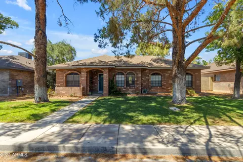 828 E Lexington Ave, Gilbert, AZ 85234