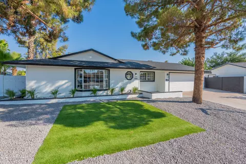 3541 W Gelding Dr, Phoenix, AZ 85053