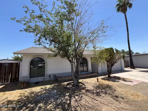 6117 N 71st Ln, Glendale, AZ 85303