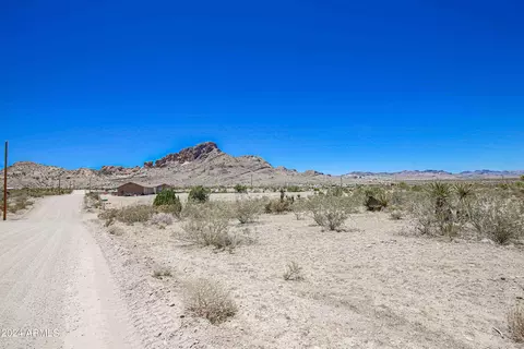 1726 S Gleeson Rd #9, Golden Valley, AZ 86413