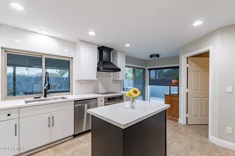 2310 E Sunnyside Dr, Phoenix, AZ 85028 photo 13