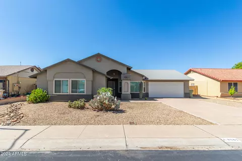 8761 W Cavalier Dr, Glendale, AZ 85305