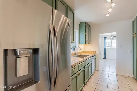 2128 W Earll Dr, Phoenix, AZ 85015 photo 10