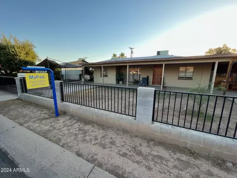3048 N 37th Dr, Phoenix, AZ 85019