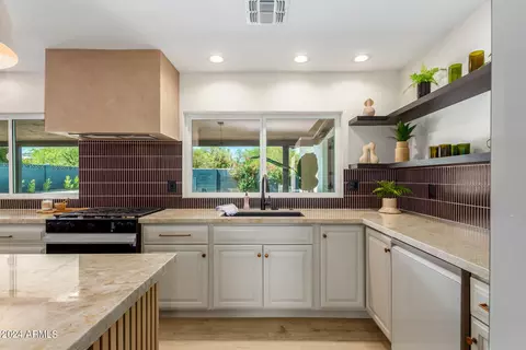 2438 E North Ln, Phoenix, AZ 85028 photo 14