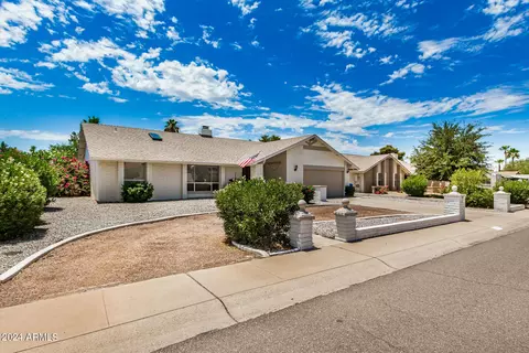 4241 E Sheena Dr, Phoenix, AZ 85032 photo 2
