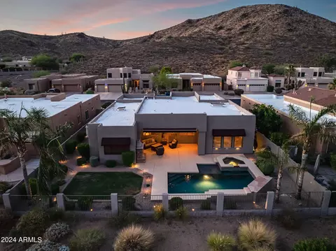 6371 W Hill Ln, Glendale, AZ 85310