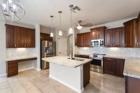 43886 W Cydnee Dr, Maricopa, AZ 85138