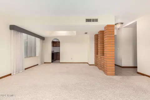 4202 E Pearce Rd, Phoenix, AZ 85044 photo 9
