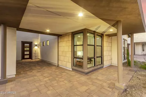 824 E Corral Rd, Phoenix, AZ 85042 photo 9