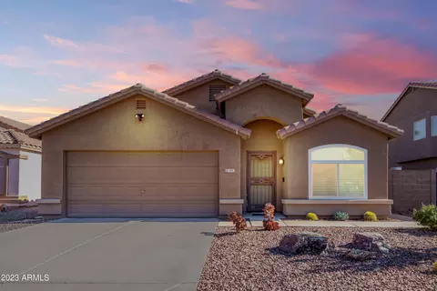 951 S Meadows Dr, Chandler, AZ 85224