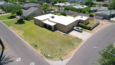 4035 E Hazelwood St, Phoenix, AZ 85018 photo 11