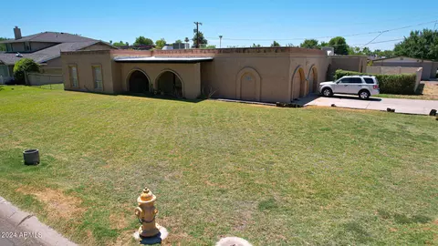 4035 E Hazelwood St, Phoenix, AZ 85018 photo 5