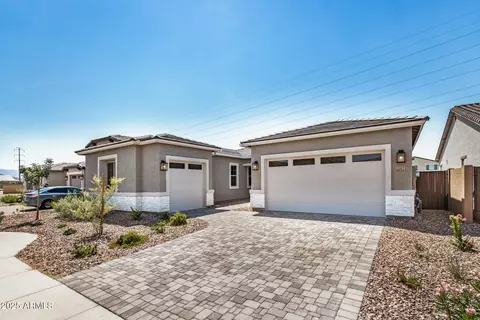 10512 S 48th Gln, Laveen, AZ 85339