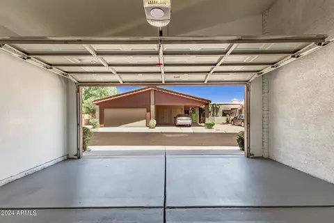 2703 E Shaw Butte Dr, Phoenix, AZ 85028 photo 8