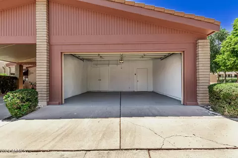 2703 E Shaw Butte Dr, Phoenix, AZ 85028 photo 7
