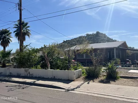 725 W Cinnabar Ave, Phoenix, AZ 85021