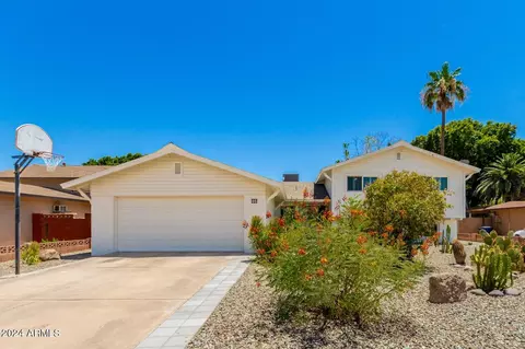 117 Ellis Dr, Tempe, AZ 85282 photo 2