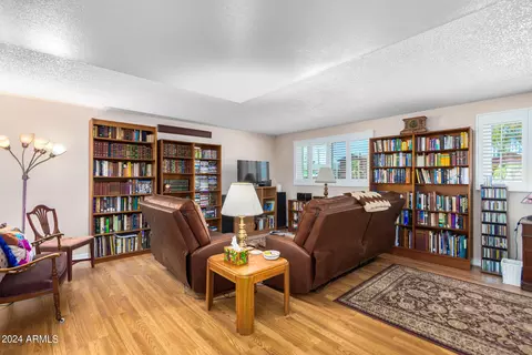 117 Ellis Dr, Tempe, AZ 85282 photo 5