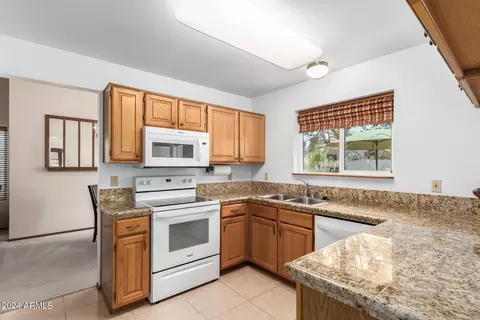 1937 E Wescott Dr, Phoenix, AZ 85024 photo 3