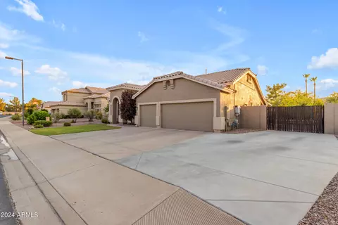 92 S Debra Dr, Gilbert, AZ 85296 photo 2