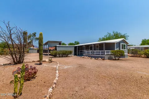 689 S Pinal Dr, Apache Junction, AZ 85120