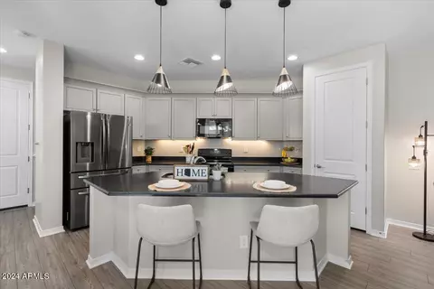 2492 S Betty St, Gilbert, AZ 85295