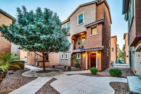 1632 N 77th Gln, Phoenix, AZ 85035