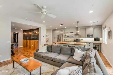 1018 E Tuckey Ln, Phoenix, AZ 85014 photo 6