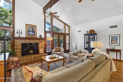 725 E Gardenia Dr, Phoenix, AZ 85020 photo 5