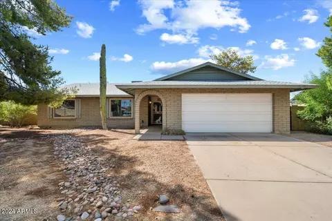 825 E Grandview Rd, Phoenix, AZ 85022