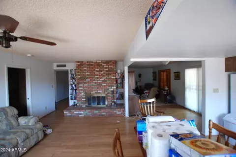 825 E Grandview Rd, Phoenix, AZ 85022 photo 9