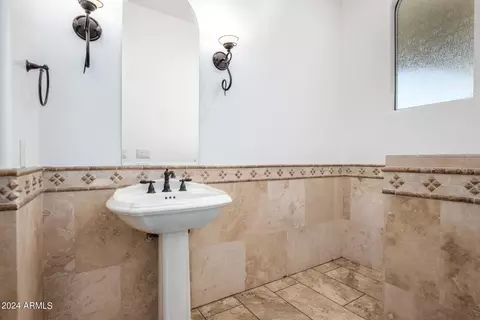 Bath - 3530 E Knoll St, Mesa, AZ 85213 photo 1 of 11