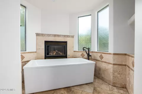 Bath - 3530 E Knoll St, Mesa, AZ 85213 photo 2 of 11