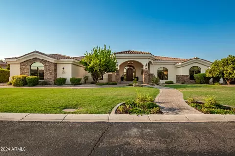 Exterior - 3530 E Knoll St, Mesa, AZ 85213 photo 5 of 25