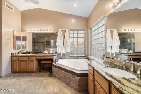 4512 E Robin Ln, Phoenix, AZ 85050 photo 34