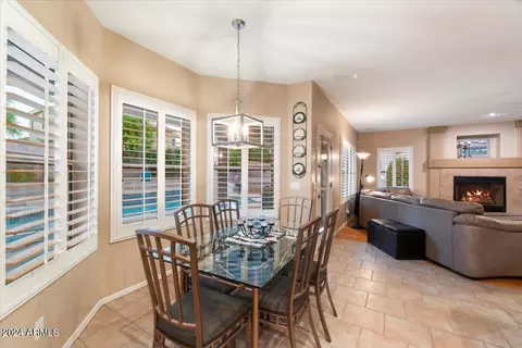 4512 E Robin Ln, Phoenix, AZ 85050 photo 10