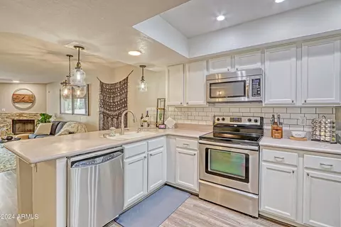 8651 E Royal Palm Rd #106, Scottsdale, AZ 85258
