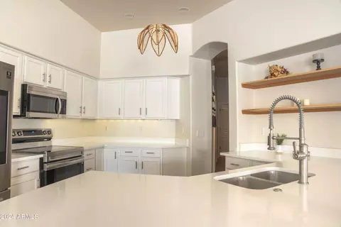 2223 E Valencia Dr, Phoenix, AZ 85042 photo 8