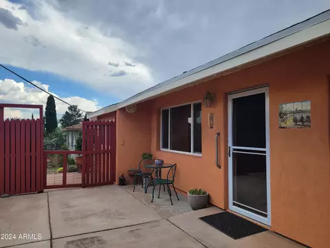 110 Mountain View Ave, Bisbee, AZ 85603 photo 3